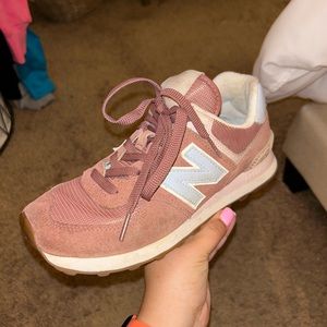 New Balance Tennis Shoes
